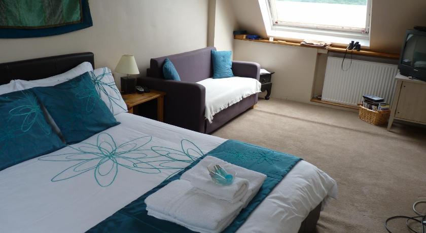 Quirky Lochside Home Inveraray Room photo